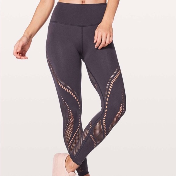 lululemon athletica Pants - Reposhing Lululemon leggings 4